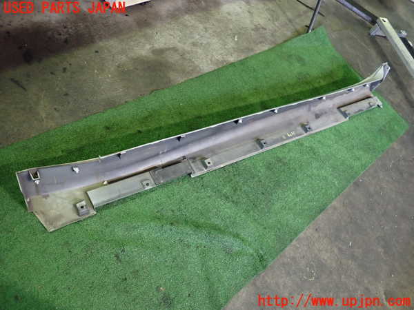 2UPJ-9240351390]フーガハイブリッド(HY51)右サイドステップ 中古_4