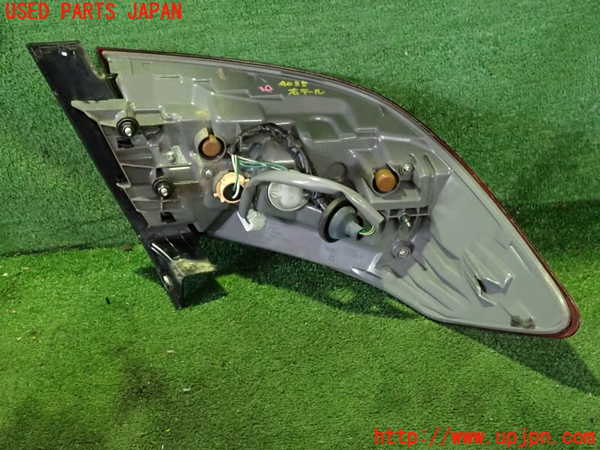2UPJ-9240351530]フーガハイブリッド(HY51)右テールランプ 中古_2