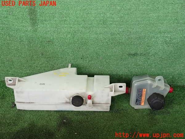 2UPJ-9240352410]フーガハイブリッド(HY51)ラジエータータンク 中古_2
