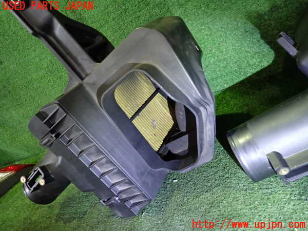 2UPJ-9240352560]フーガハイブリッド(HY51)エアクリーナーボックス 中古_3