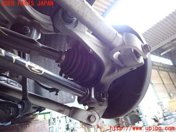 2UPJ-9240354300]フーガハイブリッド(HY51)右リアナックルハブ 中古_2