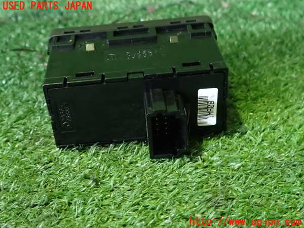 2UPJ-9240356307]フーガハイブリッド(HY51)スイッチ2(横滑り防止OFF等) 中古_2