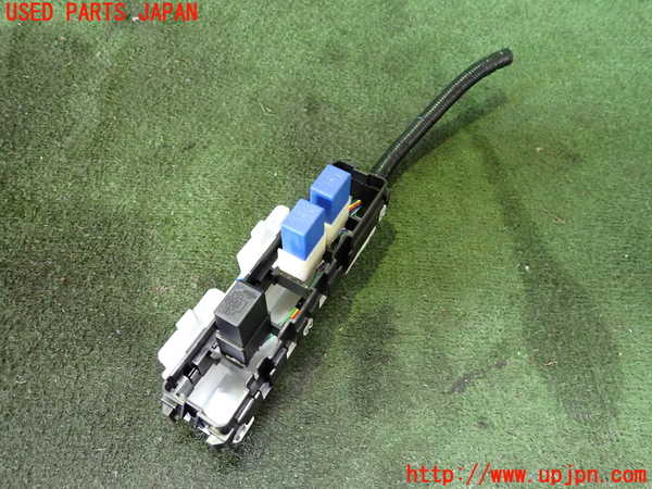 2UPJ-9240356742]フーガハイブリッド(HY51)ヒューズボックス2(室内運転席側) 中古_2