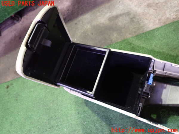 2UPJ-9240357540]フーガハイブリッド(HY51)センターコンソール 中古_3