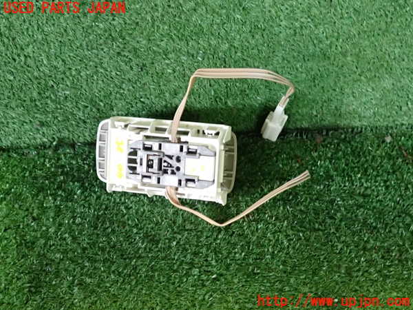 2UPJ-9240356413]フーガハイブリッド(HY51)ルームランプ3(2列目左) 中古_2