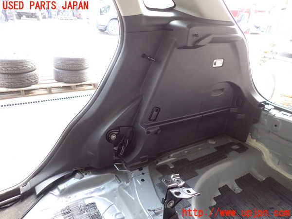 2UPJ-9240367675]CX-3(DK5FW)右リアピラートリム 中古_3