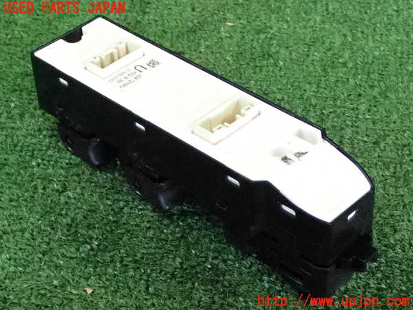 2UPJ-9240376240]CX-5(KE2AW)右前パワーウィンドウスイッチ 中古_2