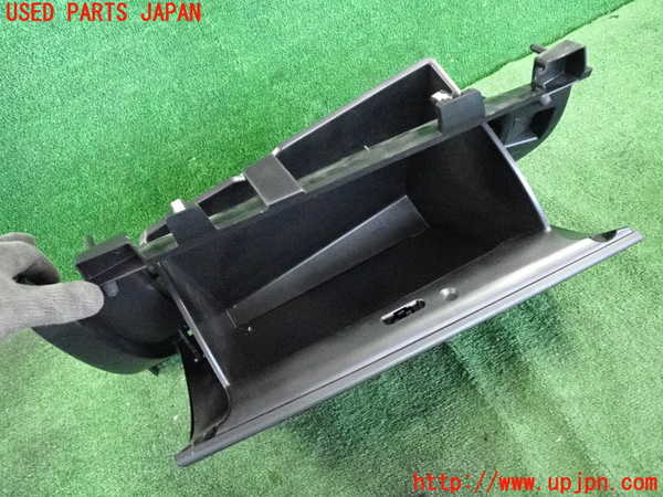 2UPJ-9240377516]CX-5(KE2AW)グローブボックス1 中古_2