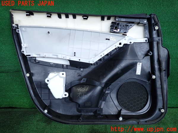 2UPJ-9240371234]CX-5(KE2AW)右前ドア内張り 中古_4