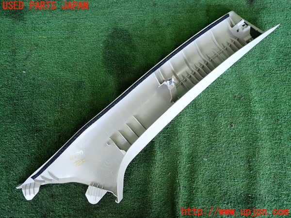 2UPJ-9240377660]CX-5(KE2AW)左フロントピラートリム 中古_2