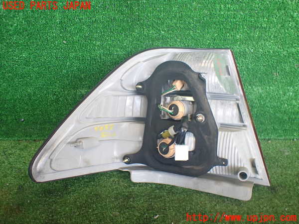 2UPJ-9240381530]セルシオ(UCF31)右テールランプ 中古_3