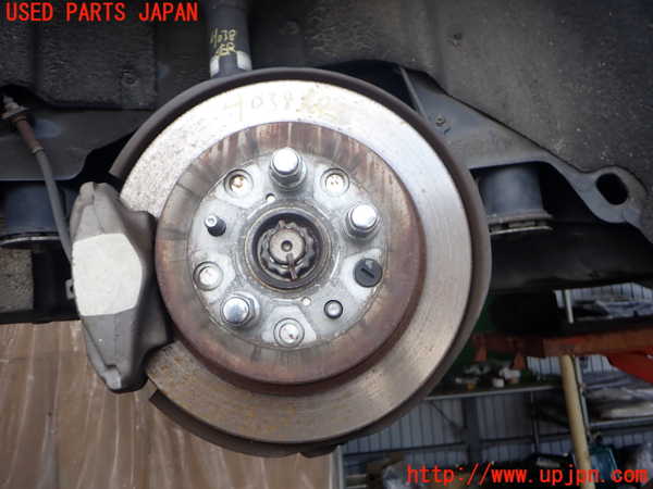 2UPJ-9240384300]セルシオ(UCF31)右リアナックルハブ 中古_2