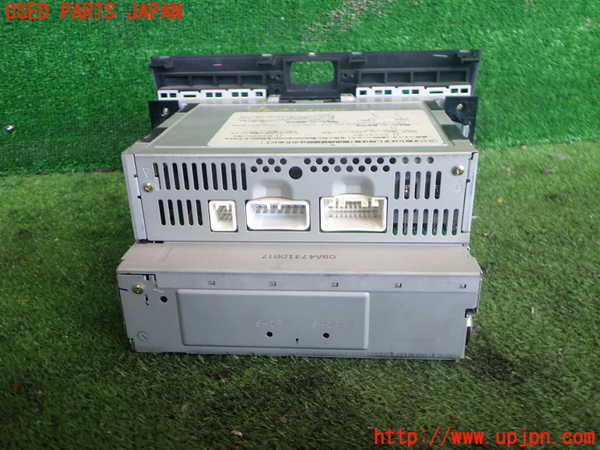 2UPJ-9240386500]セルシオ(UCF31)CD&MDプレイヤー 中古_2