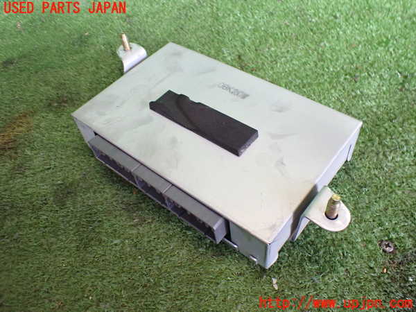 2UPJ-9240386120]セルシオ(UCF31)サスペンションコンピューター 中古_2