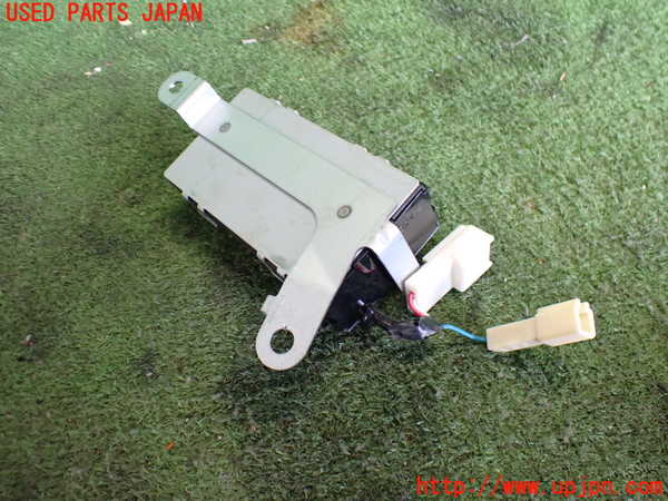 2UPJ-9240386153]セルシオ(UCF31)コンピューター8 中古_2