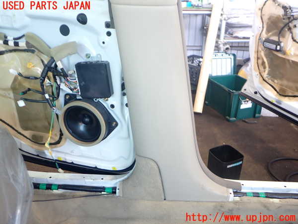 2UPJ-9240387670]セルシオ(UCF31)左センターピラートリム 中古_3