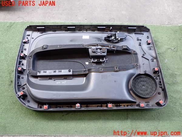 2UPJ-9240411234]アバルト・595(312142)右ドア内張り 中古_4