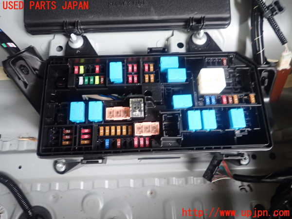 1UPJ-9240426743]MIRAI(ミライ)(JPD20)ヒューズボックス3 中古_2