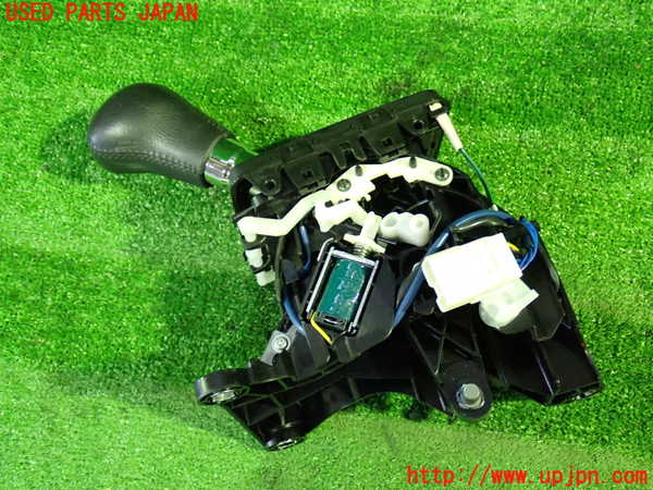 1UPJ-9240437555]ソリオ バンディット(MA36S)ATシフトレバー 中古_3