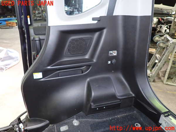 1UPJ-9240437675]ソリオ バンディット(MA36S)右リアピラートリム 中古_3