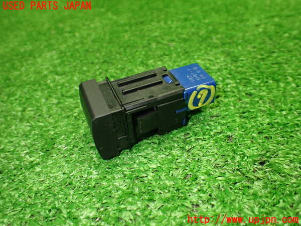 1UPJ-9240446312]カムリハイブリッド(AXVH70)スイッチ7 (トランク) 中古_2