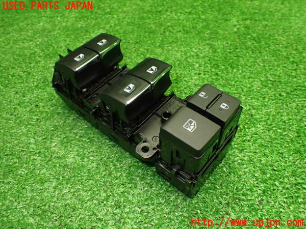 1UPJ-9240446240]カムリハイブリッド(AXVH70)右前パワーウィンドウスイッチ 中古_2