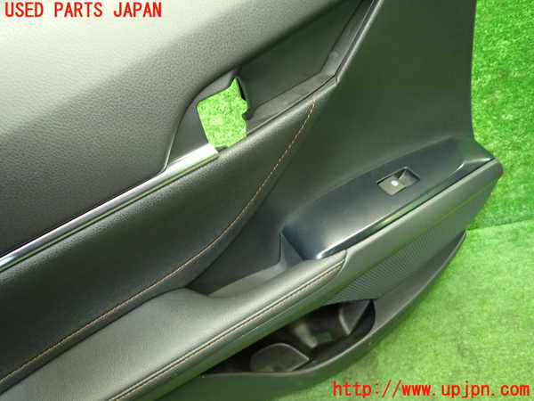 1UPJ-9240441324]カムリハイブリッド(AXVH70)左後ドア内張り 中古_2