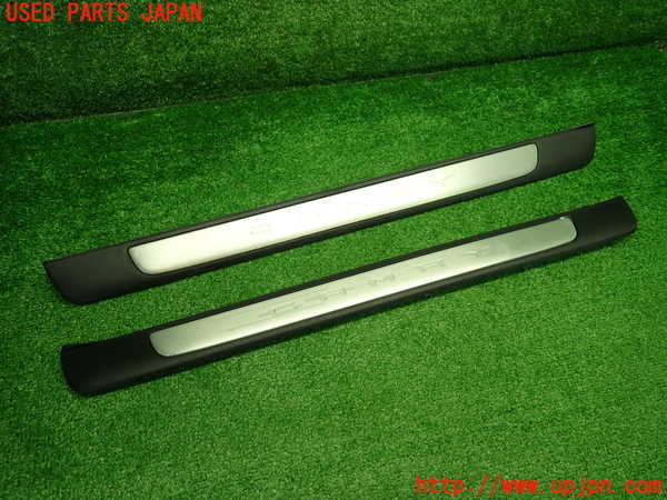 1UPJ-9240447740]カムリハイブリッド(AXVH70)スカッフプレート 中古_3
