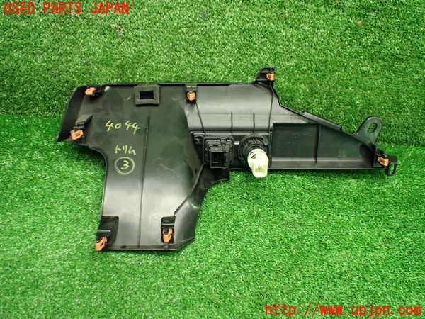 1UPJ-9240447693]カムリハイブリッド(AXVH70)内装トリム類3 中古_4