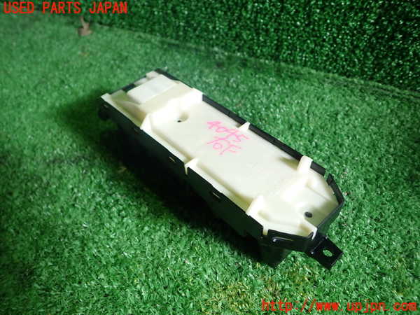 1UPJ-9240456240]SAI(サイ)(AZK10)右前パワーウィンドウスイッチ 中古_2