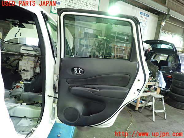 1UPJ-9240461290]ノート e-POWER NISMO(HE12)右後ドア NSG M31Q8 中古_5
