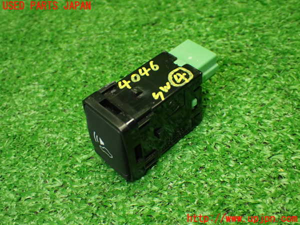 1UPJ-9240466309]ノート e-POWER NISMO(HE12)スイッチ4 (車両接近通報) 中古_2