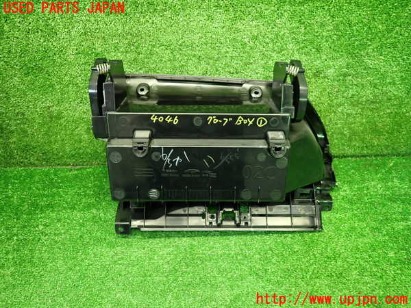 1UPJ-9240467516]ノート e-POWER NISMO(HE12)グローブボックス1 中古_4