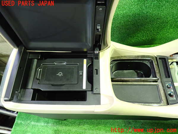 1UPJ-9240477540]アルファード(GGH30W)センターコンソール 中古_2