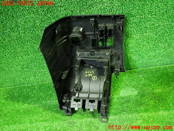 1UPJ-9240477843]アルファード(GGH30W)小物入れ3 中古_3