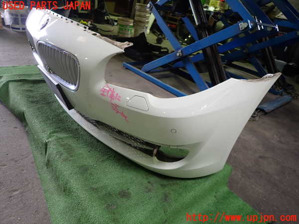 1UPJ-9240481010]BMW アクティブハイブリッド5(AH5)(FZ35)(F10)フロントバンパー 中古_4