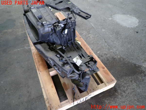 1UPJ-9240481041]BMW アクティブハイブリッド5(AH5)(FZ35)(F10)コアサポート 中古_3