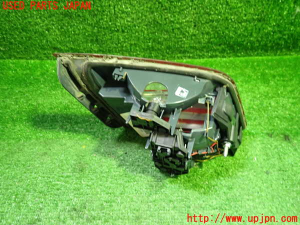 1UPJ-9240481550]BMW アクティブハイブリッド5(AH5)(FZ35)(F10)右リアフィニッシャー (ジャンク品) 中古_2