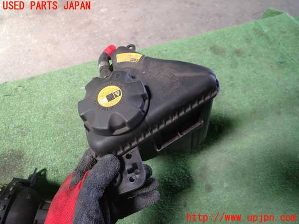 1UPJ-9240482410]BMW アクティブハイブリッド5(AH5)(FZ35)(F10)ラジエータータンク 中古_3