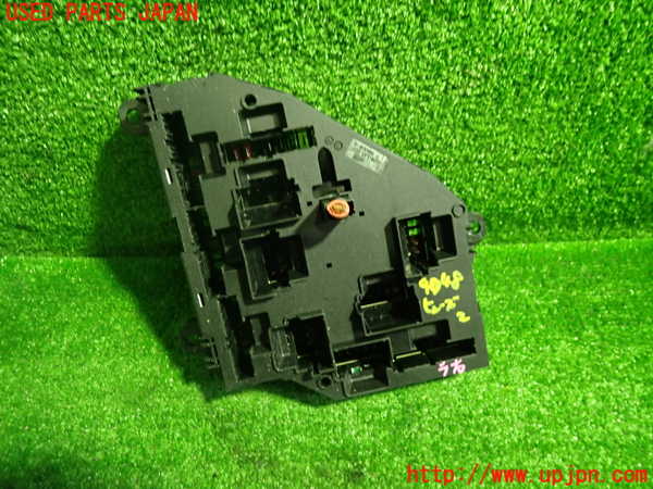 1UPJ-9240486742]BMW アクティブハイブリッド5(AH5)(FZ35)(F10)ヒューズボックス2 中古_2