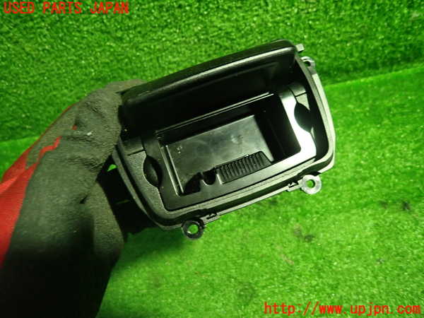 1UPJ-9240487821]BMW アクティブハイブリッド5(AH5)(FZ35)(F10)灰皿1 中古_2