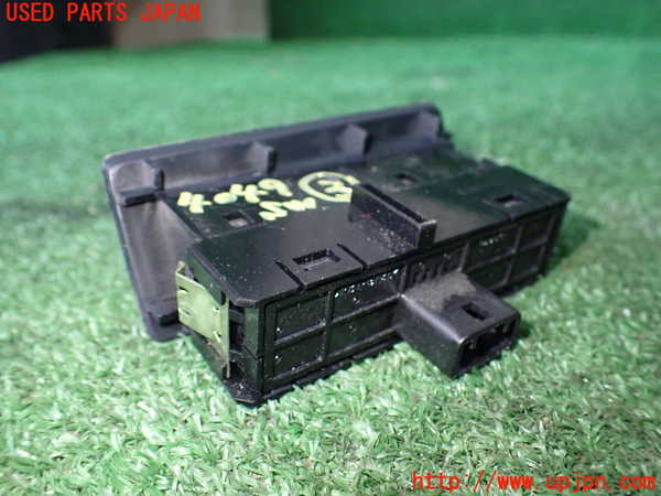 1UPJ-9240496308]レクサス・LS600h(UVF45)スイッチ3 (給油口　トランクオープナー) 中古_2