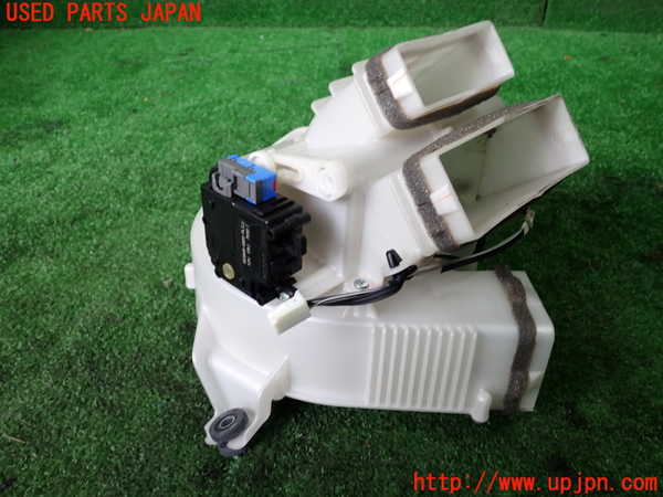 1UPJ-9240496095]レクサス・LS600h(UVF45)ブロアファン(ブロアーファン) (HVバッテリー用) 中古_2