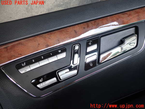 1UPJ-9240501234]ベンツ S550 ロング(221171 W221)右前ドア内張り 中古_2
