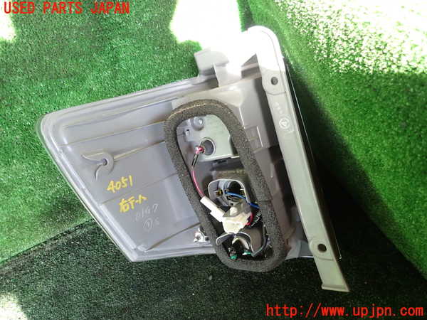 1UPJ-9240511530]アルファードハイブリッド(ATH10W)右テールランプ 中古_2