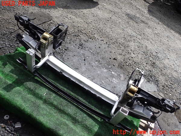 1UPJ-9240521014]BMW アクティブハイブリッド5 F10(AH5)(FZ35)フロントバンパーホースメント 中古_3