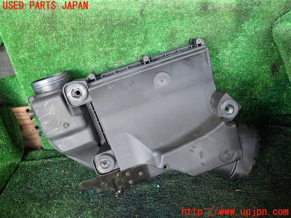 1UPJ-9240522560]BMW アクティブハイブリッド5 F10(AH5)(FZ35)エアクリーナーボックス 中古_2