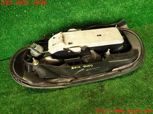 2UPJ-9240571530]ロードスター(NA8C)右テールランプ 中古_2