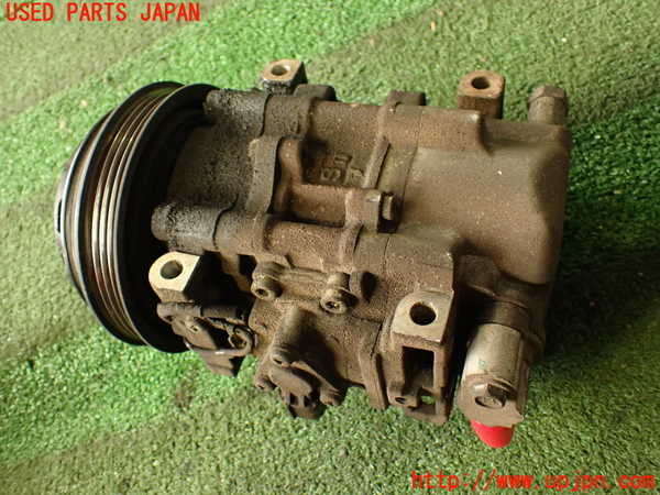 2UPJ-9240576025]ロードスター(NA8C)エアコンコンプレッサー (ジャンク品) 中古_2