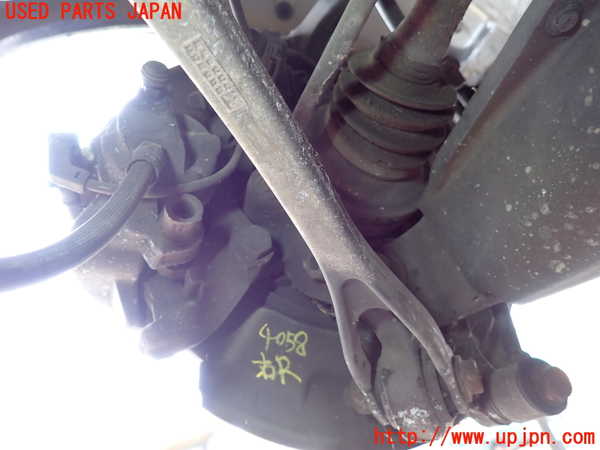 2UPJ-9240584300]ベンツ SL350(230467)(R230)右リアナックルハブ 中古_2